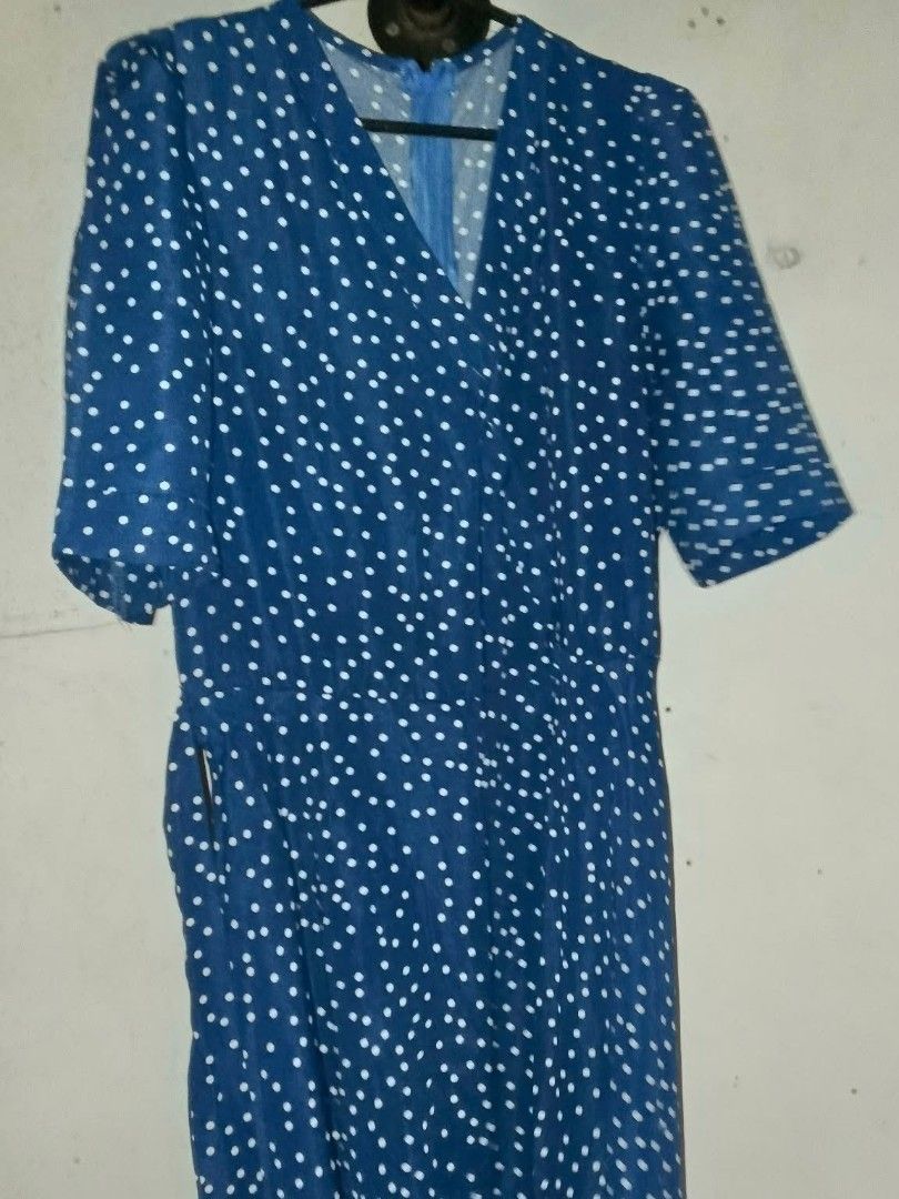3-Pc Office & Church Clothing Bundle (Take All) - Large (Category: Dresses) located in Manila. Submitted by meijishop (Listing ID 1444894267, Image 3). Description: Selling 3 preloved, high-quality items together as a bundle for quick clearance. Perfect for office work, job interviews, or church services. All items are washed, clean, and ready to wear. Items Included: 1.Grewn Office Long-Sleeve Shirt -L 2.Brown Office Long-Sleeve Shirt -L 3. Blue