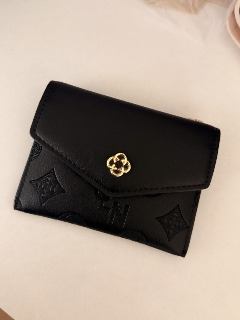 𐙚 cln averie card holder (Category: Wallets & Card holders) located in Rizal. Submitted by rrlea (Listing ID 1444987388, Image 1). Description: 𐙚 details .ᐟ ⤷ ❗️issue (2nd-3rd pic) ⤷ rfs: decluttering ❀ message me for inquiries .ᐟ.