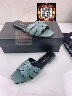 (Category: ) located in . Submitted by shoes.locker (Listing ID 1445028921, Image 1). Description: .