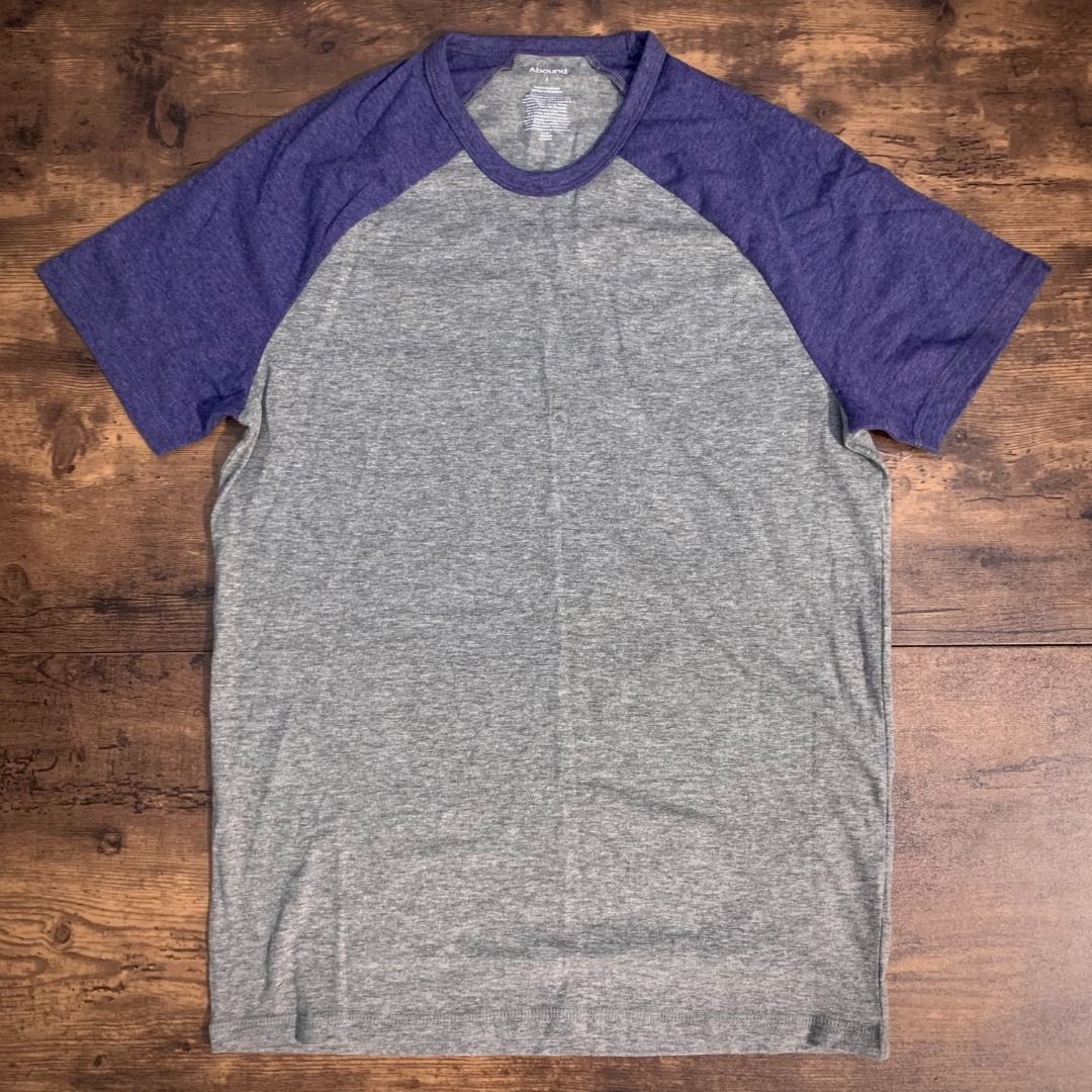 Abound Raglan Sleeve Baseball T-Shirt Size S (Category: Tshirts & Polo Shirts ) located in Manila. Submitted by therealdean (Listing ID 1444937653, Image 1). Description: Brand new from the US Abound Grey and blue raglan sleeve baseball t-shirt Made in Bangladesh Material: 55% Cotton, 45% Polyester Size: S (see chart) RFS: selling unused gifts.