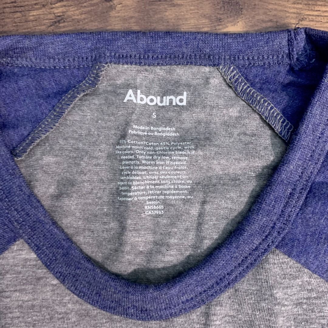 Abound Raglan Sleeve Baseball T-Shirt Size S (Category: Tshirts & Polo Shirts ) located in Manila. Submitted by therealdean (Listing ID 1444937653, Image 3). Description: Brand new from the US Abound Grey and blue raglan sleeve baseball t-shirt Made in Bangladesh Material: 55% Cotton, 45% Polyester Size: S (see chart) RFS: selling unused gifts.