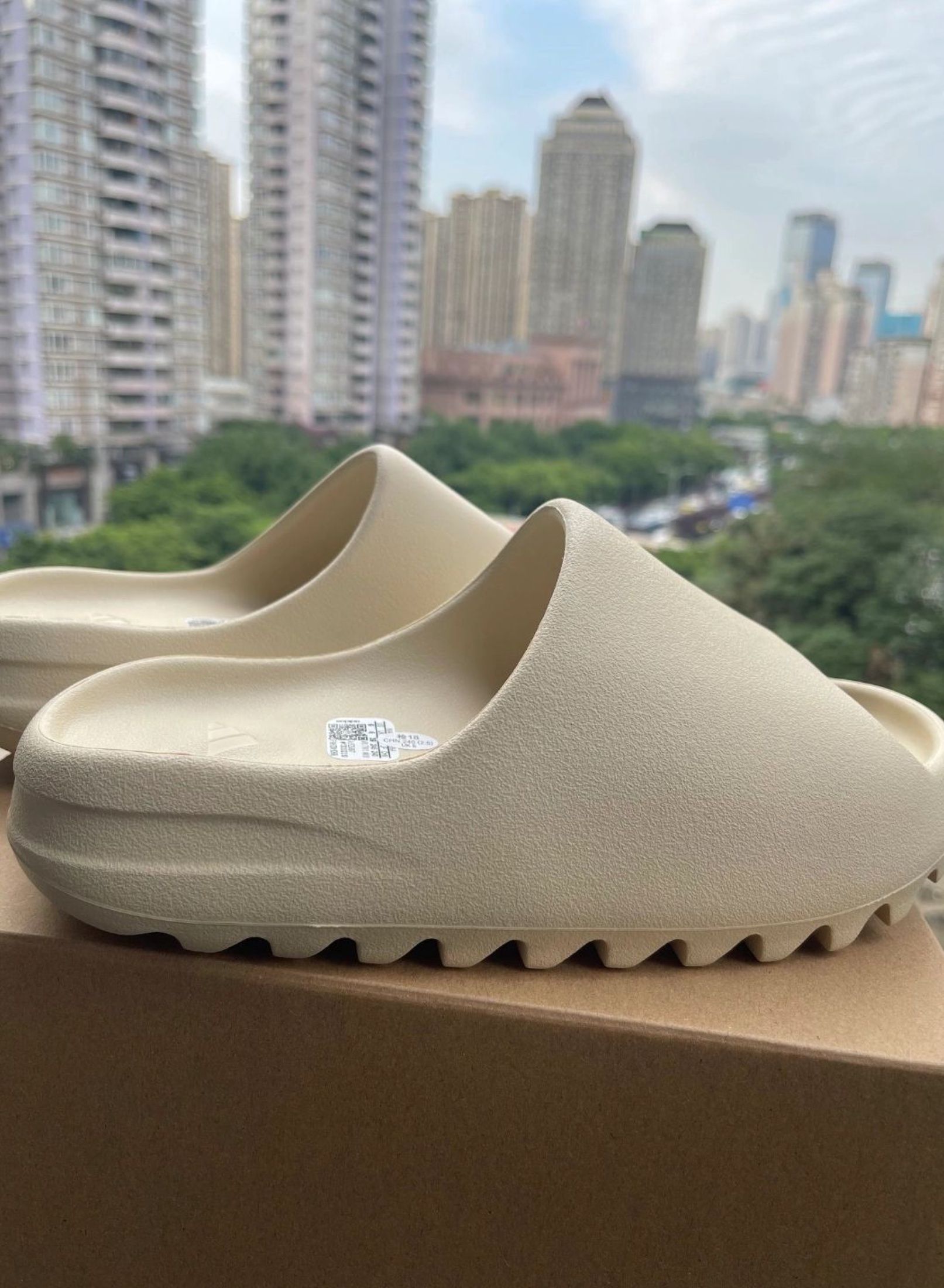 adidas Originals Yeezy Slide and Slip-on Sandals (Category: Sneakers) located in Singapore. Submitted by lquickfire (Listing ID 1444891855, Image 1). Description: New arrival! 🎊 Brand: Adidas Model: adidas Originals Yeezy Slide and Slip-on Sandals 📌 Brand new 📌 ~3 days photo confirmation 📌 Free shipping J&T/Ninja Van 📌 Cash on delivery Questions? Just ask 👋.