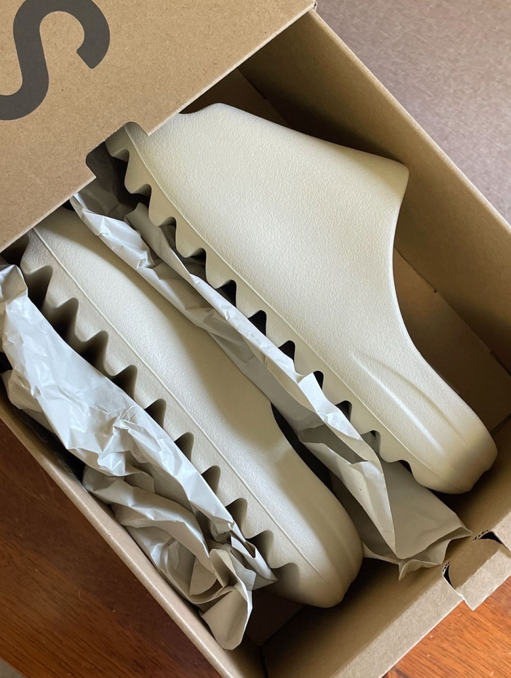 adidas Originals Yeezy Slide and EVA Slip-on Sandals Style FZ5897 (Category: Sneakers) located in Singapore. Submitted by beswiftwolf (Listing ID 1444957381, Image 3). Description: 🗓 Today's Feature Adidas | adidas Originals Yeezy Slide and EVA Slip-on Sandals Style FZ5897 New | Free Ship | COD | 3-Day Confirm Chat Welcome.