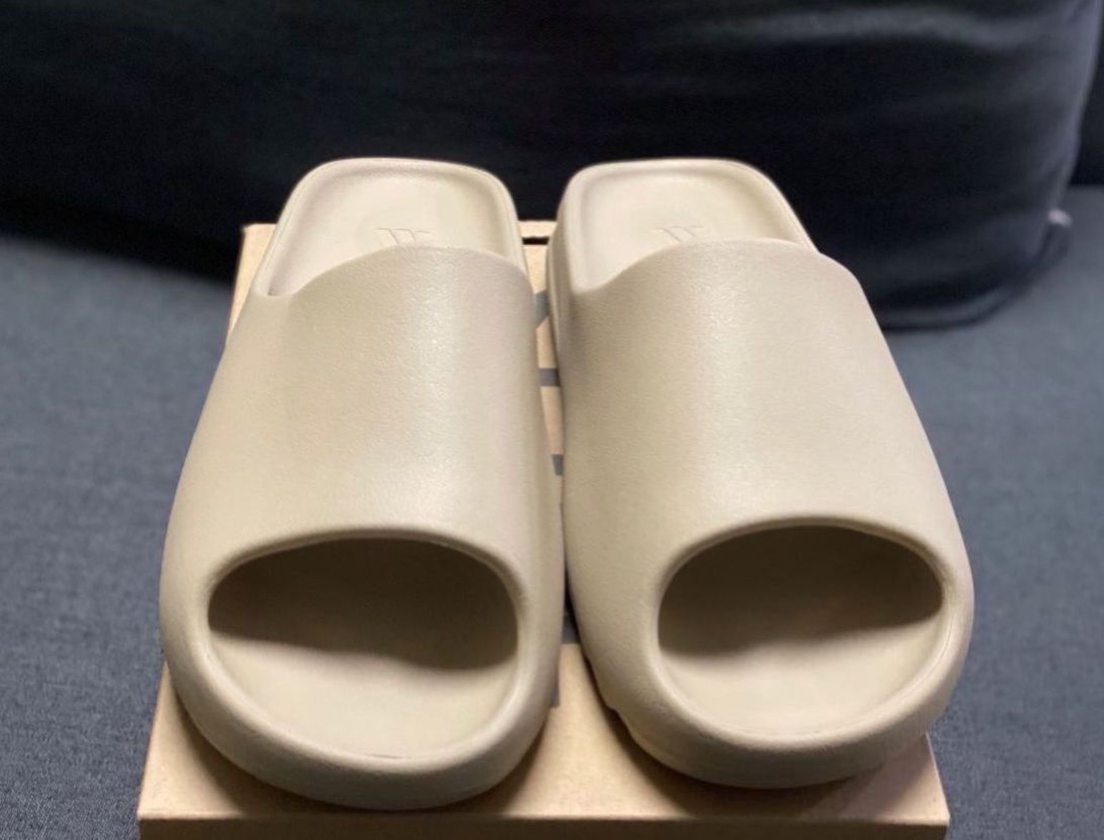 adidas Originals Yeezy Slide Trendy Slip-on Sandals Beige Brown (Category: Sneakers) located in Singapore. Submitted by csafefish (Listing ID 1444963336, Image 2). Description: ❓ What is this? 👉 Adidas adidas Originals Yeezy Slide Trendy Slip-on Sandals Beige Brown ❓ New or used? 👉 Brand new, never worn ❓ Shipping? 👉 Free via J&T or Ninja Van ❓ Payment? 👉 Cash on delivery ❓ Confirmation? 👉 Photos in ~3 days More questions? Chat me 💬.