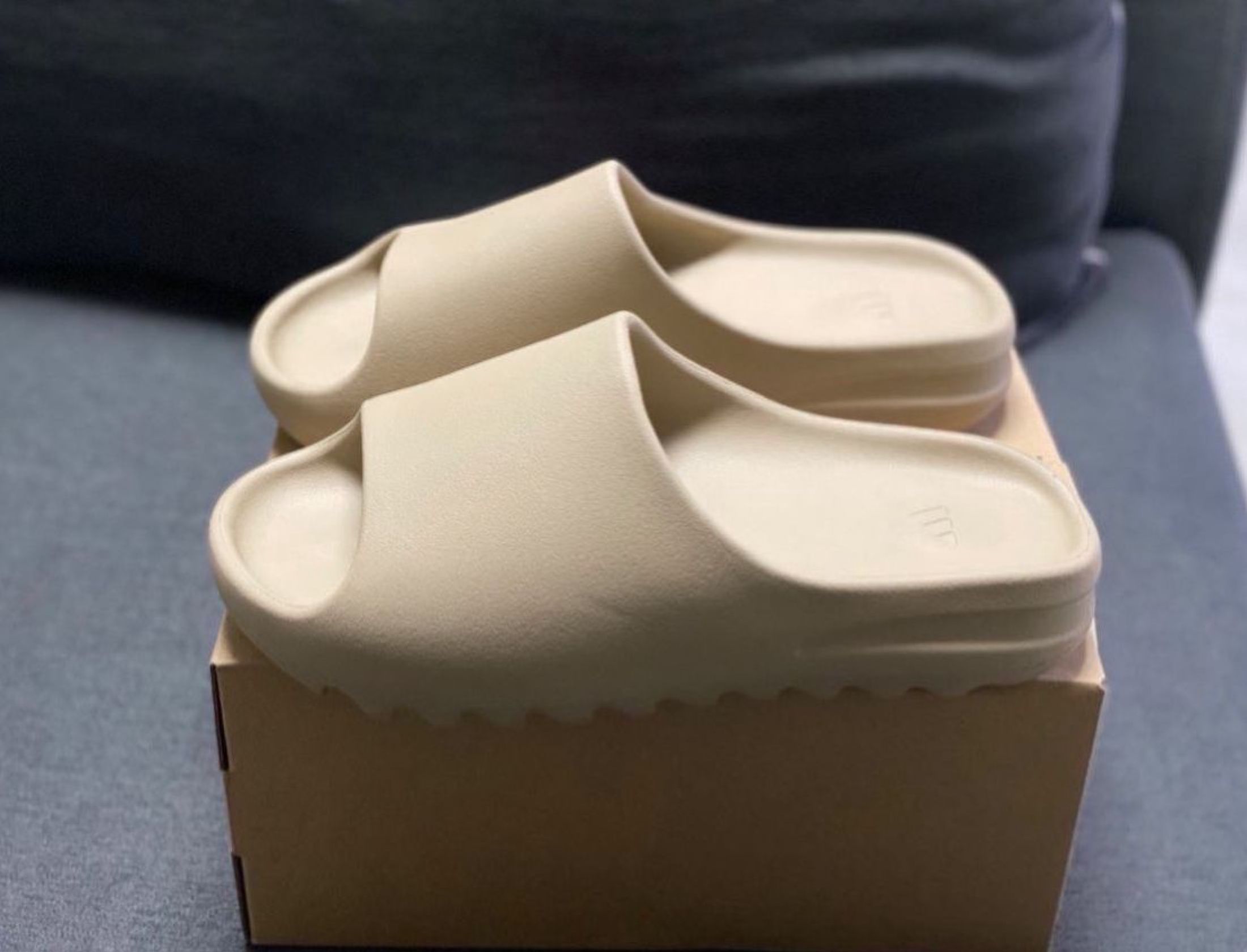 adidas Originals Yeezy Slide Trendy Slip-on Sandals Beige Brown (Category: Sneakers) located in Singapore. Submitted by csafefish (Listing ID 1444963336, Image 1). Description: ❓ What is this? 👉 Adidas adidas Originals Yeezy Slide Trendy Slip-on Sandals Beige Brown ❓ New or used? 👉 Brand new, never worn ❓ Shipping? 👉 Free via J&T or Ninja Van ❓ Payment? 👉 Cash on delivery ❓ Confirmation? 👉 Photos in ~3 days More questions? Chat me 💬.