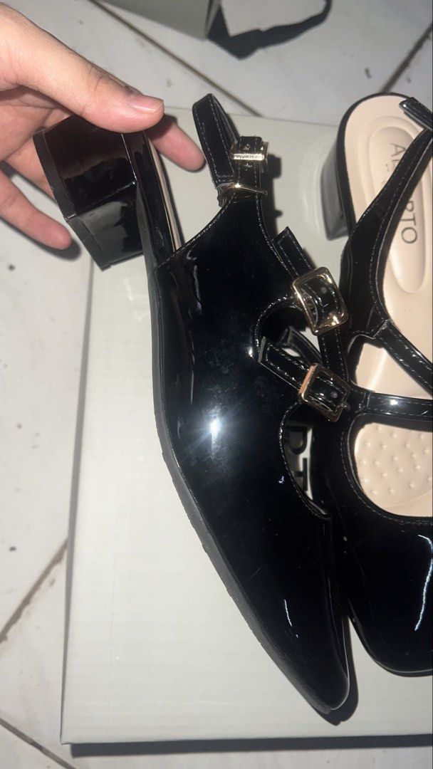 Alberto harriet (Category: Flats & Sandals) located in Manila. Submitted by bitchengkyongi (Listing ID 1445041324, Image 2). Description: Alberto Sandals Harriet Size 38 Rfs. Decluttering.