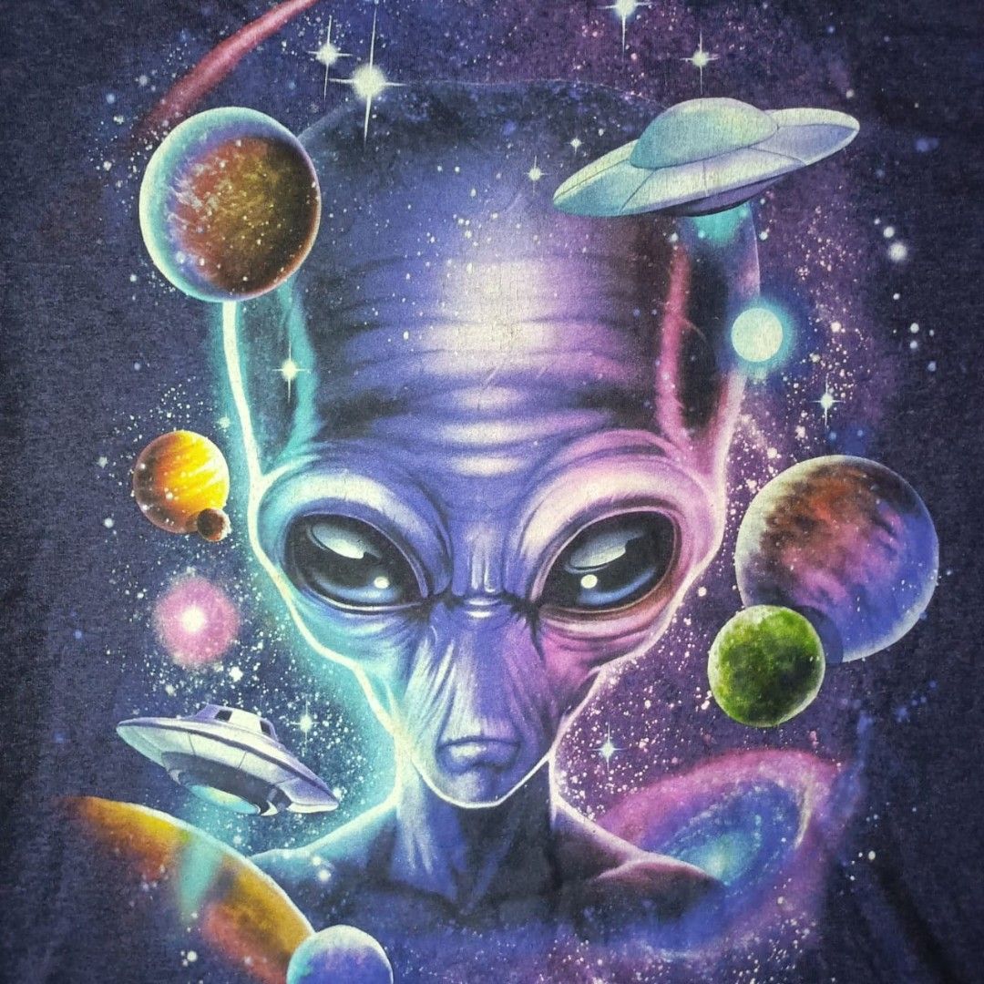ALIEN Tee (Category: Tshirts & Polo Shirts) located in Taiping. Submitted by locaboss (Listing ID 1444931389, Image 2). Description: ALIEN Tee Color: Navy Material: 50/50 •50% Cotton/50% Polyester Type: Casual Graphic Tee Tag: Gildan Nicaragua Condition: As good as shown Size: M Pit/Length: 19.5"/27".