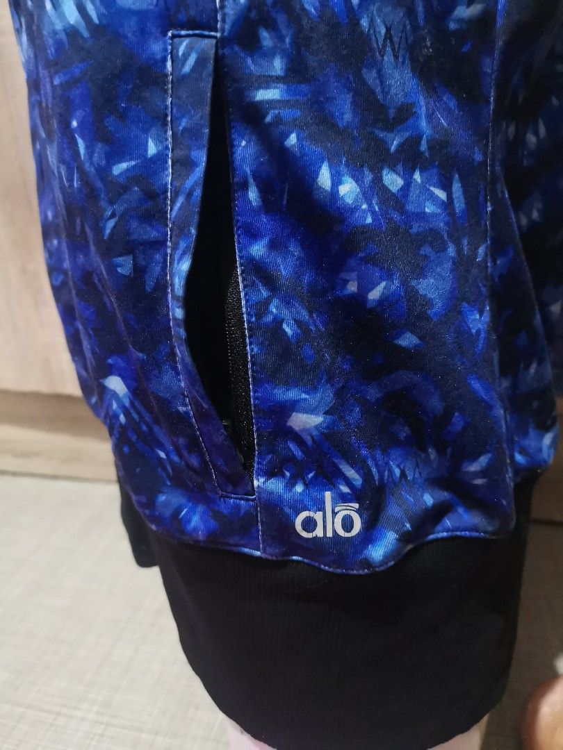 Alo vest hooded full zip (Category: Activewear) located in San Pedro. Submitted by thriftersthrift (Listing ID 1444883522, Image 3). Description: Width(inches) :17.5 Length(inches) :24.5 Good condition Already wash Color rate : 10 /10 🌵ALL ITEMS ARE FROM UKAY BALE SO MANAGE YOUR EXPECTATION 🌵 ASK SELLER FOR MORE INFORMATION COLOR MAY CHANGE TRU LIGHTING.