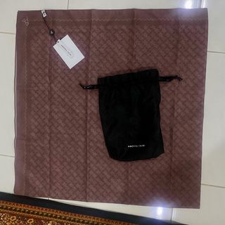 (Category: ) located in . Submitted by preloved_by_lisaaa (Listing ID 1444944645, Image 1). Description: .