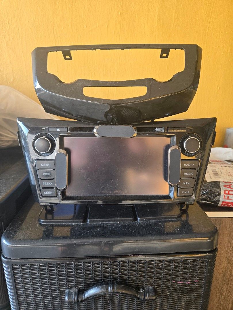 Android Player (Category: Auto Accessories) located in Kuala Lumpur. Submitted by heeshaarm (Listing ID 1444858902, Image 1). Description: Tcat Android Player - QZ-D8110NT Can On but sometime no sound for spare part.
