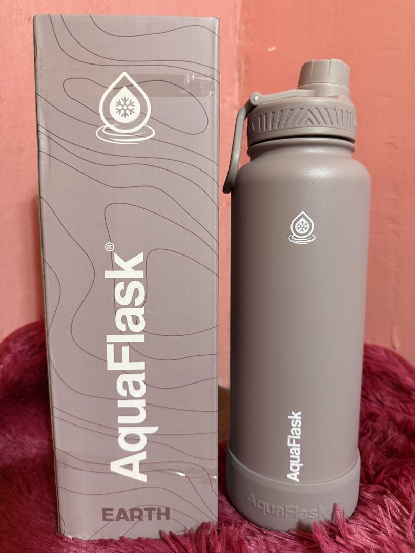 AquaFlask Earth dusty rose 40oz (Category: Water Bottles & Tumblers) located in Antipolo. Submitted by micheicheim (Listing ID 1444920162, Image 1). Description: - Authentic AquaFlask Water Bottle - Color: Earth - Durable and Insulated - Keeps drinks cold or hot for hours - Includes original box - Perfect for everyday hydration needs.