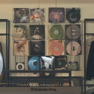 (Category: ) located in . Submitted by arianagrande__ (Listing ID 1444962252, Image 1). Description: .