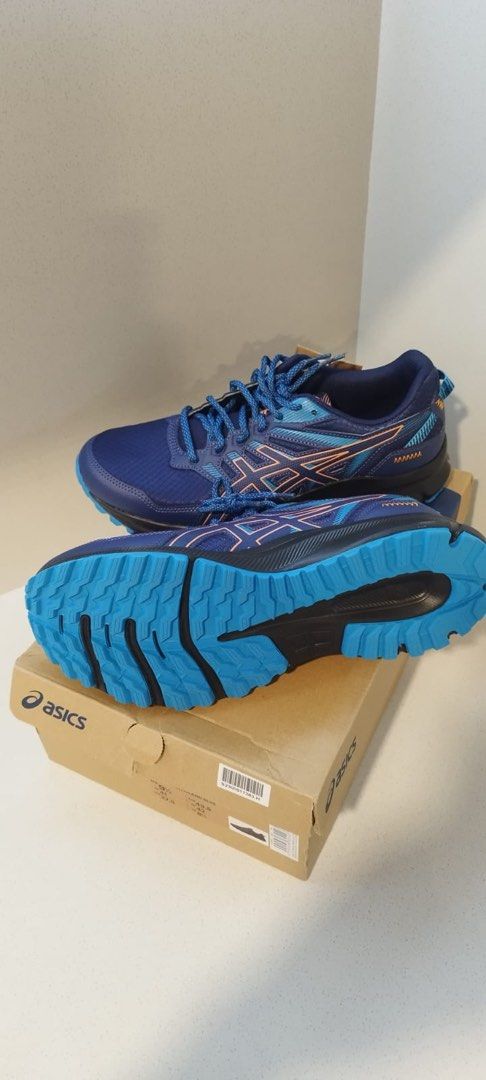 ASICS Gel-Sonoma 7 G-TX Trail Running Shoes (Category: Sneakers) located in Singapore. Submitted by nsellstuffs (Listing ID 1445022021, Image 1). Description: - ASICS Gel-Sonoma 7 G-TX trail running shoes - Colour: Blue and Orange - Perfect for trail running - Size: 43.5 EU / 9.5 US - Comes with original box $64 + free delivery .