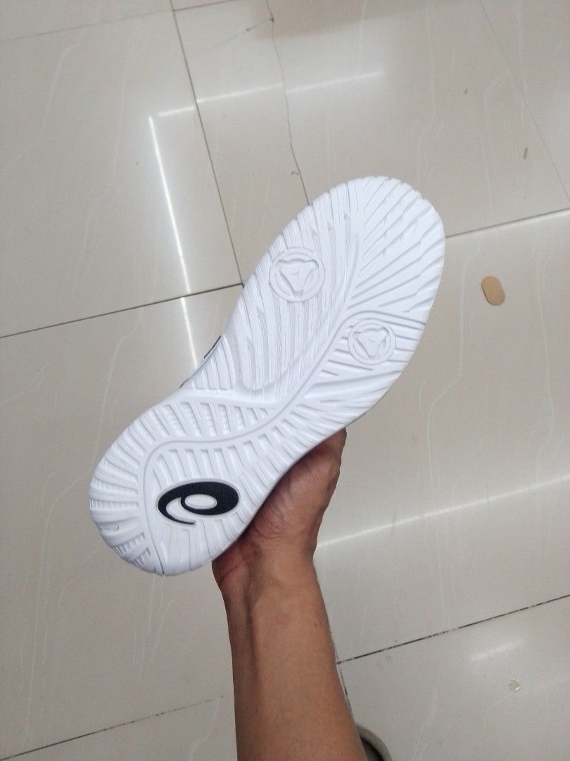 Asics resolution X "White Black" ☁ (Category: Sneakers) located in Manila. Submitted by josier_181 (Listing ID 1444937552, Image 3). Description: Pm for more details📩 I can provide Cash On Delivery or gcash payment along metro Manila some parts of Luzon other place like province cod or cop Via Lbc, J&t, Jr's. If that's not what's delivered Please return it to the rider. Thank you and Godbless 🙏🙏🙏🙏.