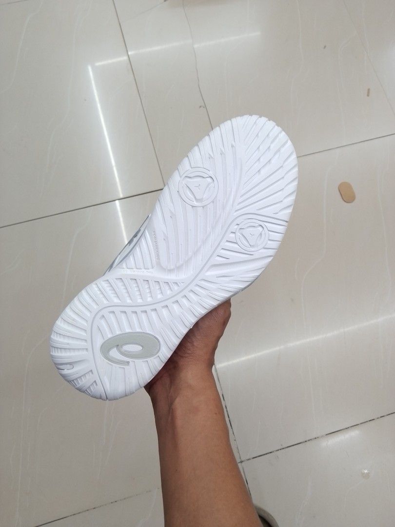 Asics resolution X "White Gray" ☁ (Category: Sneakers) located in Manila. Submitted by josier_181 (Listing ID 1444937141, Image 3). Description: Pm for more details📩 I can provide Cash On Delivery or gcash payment along metro Manila some parts of Luzon other place like province cod or cop Via Lbc, J&t, Jr's. If that's not what's delivered Please return it to the rider. Thank you and Godbless 🙏🙏🙏🙏.