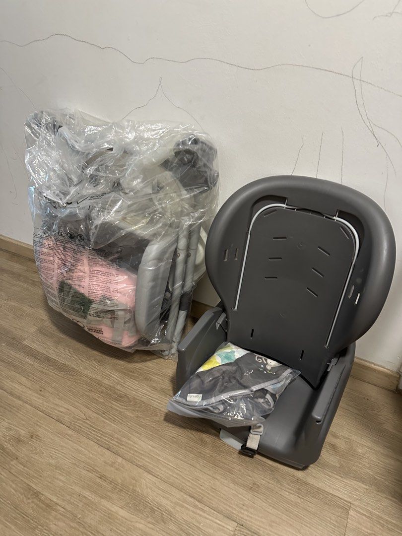 Baby High Chair and Bath Tub Set (Category: Bathtub & Bath Accessories) located in Singapore. Submitted by nina91 (Listing ID 1444948882, Image 2). Description: - Ingenuity baby high chair with removable wheels - baby bath tub with stand For blessing.
