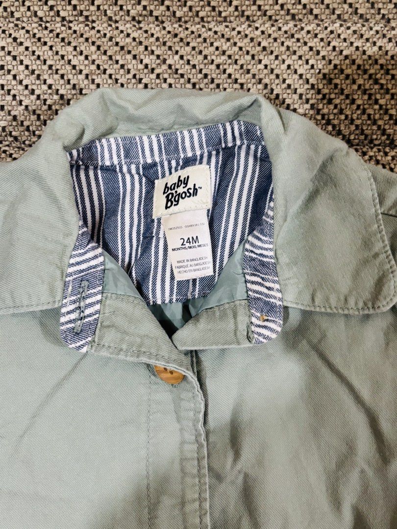 Baby OshKosh B'gosh Jacket 24 Months (Category: Babies & Kids Fashion) located in La Trinidad. Submitted by secondsmatter (Listing ID 1444940312, Image 2). Description: - Cute light green jacket - Brand: OshKosh B'gosh - Size: 24 months - Striped lining inside - Small floral embroidery on pocket - Button closure - Malamig sa katawan -Perfect for walk in the park😊 -personal fave.