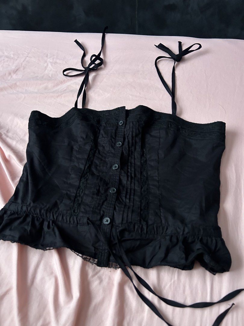 Bershka Lace Tie Top (Category: Sleeveless) located in Las Pinas. Submitted by skyeeyks (Listing ID 1444900089, Image 3). Description: - Size S - Used 2x.