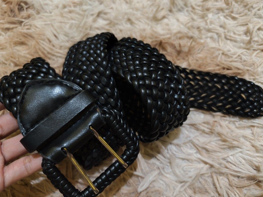 Black Woven Belt with Square Buckle (Category: Belts) located in La Paz. Submitted by carou89146 (Listing ID 1444902394, Image 2). Description: - Black woven belt - Square buckle with gold-tone hardware - Adds texture and detail - Versatile accessory for jeans or dresses Length 39 inches Width 2 inches Very nice, like new soft synthetic leather GCash plus sf Location Ilocos Province Jnt See more on my Listings Thank you 🙏💓.