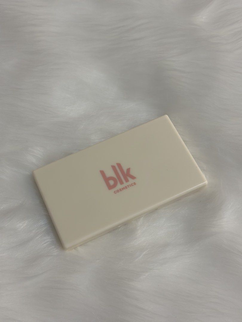blk cosmetics Day Dream Cream Multi Palette (Category: Makeup) located in San Fernando. Submitted by _sxya (Listing ID 1445018383, Image 2). Description: - blk cosmetics Day Dream Cream Multi Palette (Cream blush, Contour, Highlighter) - Shades: Free Spirit, Champagne, Cocoa - Cream formula for lips and cheeks - Built-in mirror - Includes makeup sponges and puff ₱300 na lang (srp: ₱549) ~ Never been used. Opened for picture taking only 📌elyu.