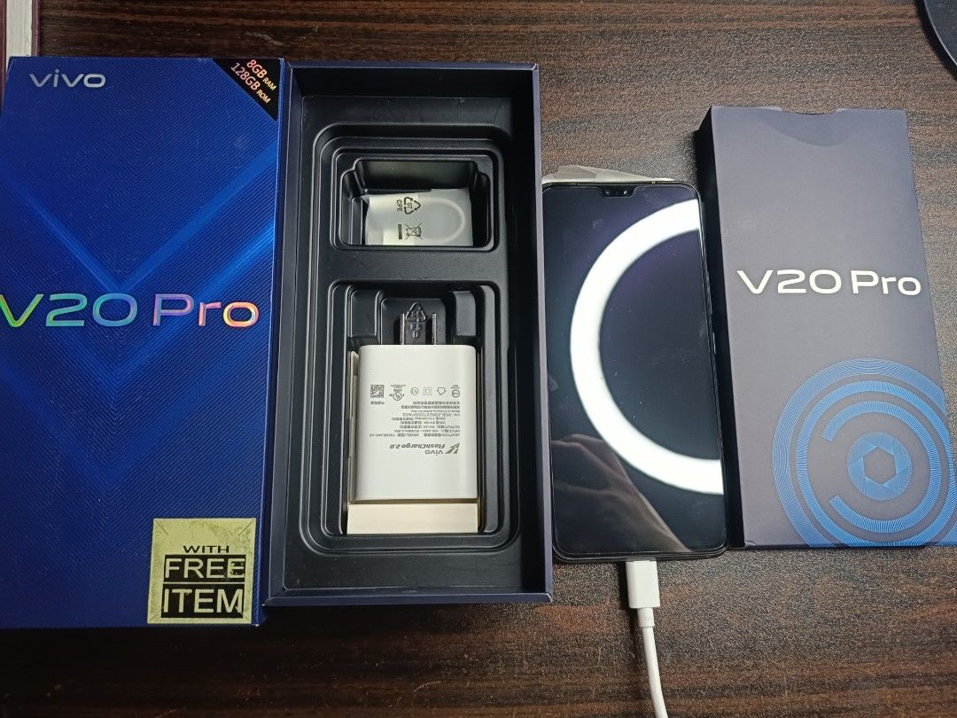 BRAND NEW Vivo V20 Pro (Category: Vivo) located in Meycauayan. Submitted by xilenft (Listing ID 1445026455, Image 3). Description: BRAND NEW Vivo V20 Pro 5g Fs only ₱5,999 ✅ 2pcs. remaining -Complete -No Issue -First Own DM if sure buyer!.