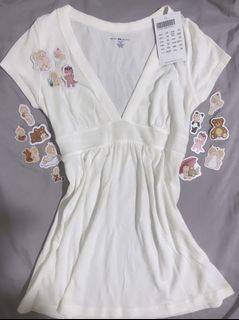 (Category: ) located in . Submitted by clothes_rack (Listing ID 1440724184, Image 1). Description: .