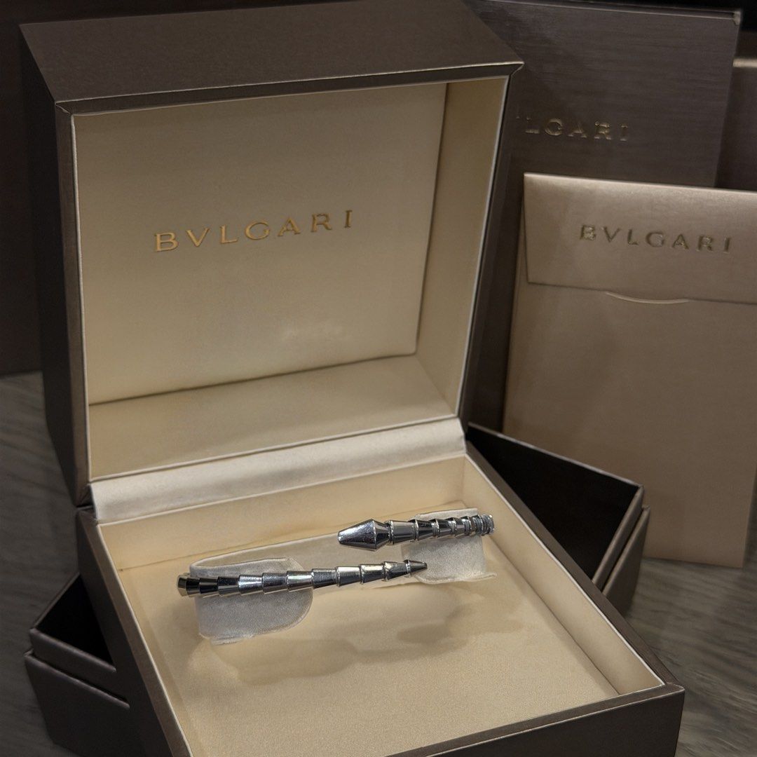 Authentic Bvlgari Serpenti Bracelet White Gold (Category: Bracelets) located in Taguig. Submitted by mainsourceph (Listing ID 1445023700, Image 2). Description: Authentic Bulgari Serpenti Bracelet White Gold Size 19 Box, Paper Bag, Certificate and Receipt Weight 25.4g.