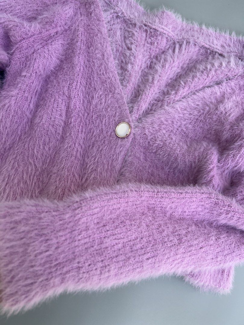 Cardigan fur sweater purple (Category: Coats, Jackets and Outerwear) located in San Fernando. Submitted by aprillibaton (Listing ID 1444919093, Image 2). Description: Worn twice One size.