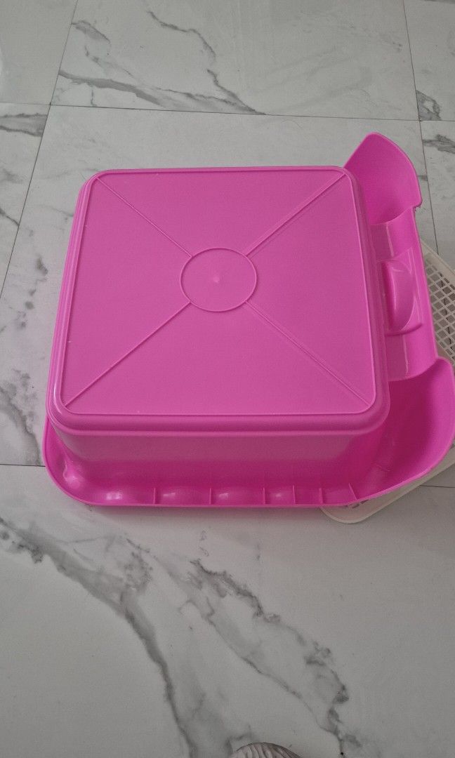 Cat Litter Box (Category: Homes & Other Pet Accessories) located in Pasig City. Submitted by zenzen1010 (Listing ID 1444901905, Image 3). Description: Hi All, Im selling these cat litter boxes. The item is brand new and unused. Price negotiable. DM for more info. Check my store for freebies! Thanks.