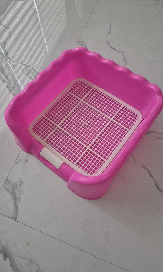 Cat Litter Box (Category: Homes & Other Pet Accessories) located in Pasig City. Submitted by zenzen1010 (Listing ID 1444901905, Image 1). Description: Hi All, Im selling these cat litter boxes. The item is brand new and unused. Price negotiable. DM for more info. Check my store for freebies! Thanks.