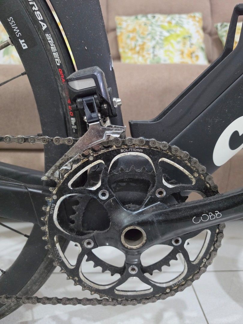 Cervelo P5 ULTEGRA DI2 -Size 48 (Category: Bicycles) located in Paranaque City. Submitted by krisfuentes (Listing ID 1444894384, Image 3). Description: Triathlon / tri bike Bought this last December 2019 at 480,000 PHP Indoor ginamit then ginamit sa labas ng December 2024-May 2025 (1x a week) Excluded - Wahoo pedal - Cage sa harap at likod Ang pinalitan ko lang from original release is saddle and crank (155 as advised ng bikefitter) MOP: Bank tra
