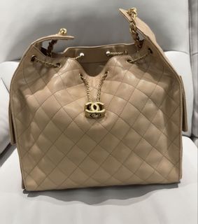（分類：）位於 。 由 bellize.luxury 提交（商品編號 1445033955，圖片 1）。簡介： 。