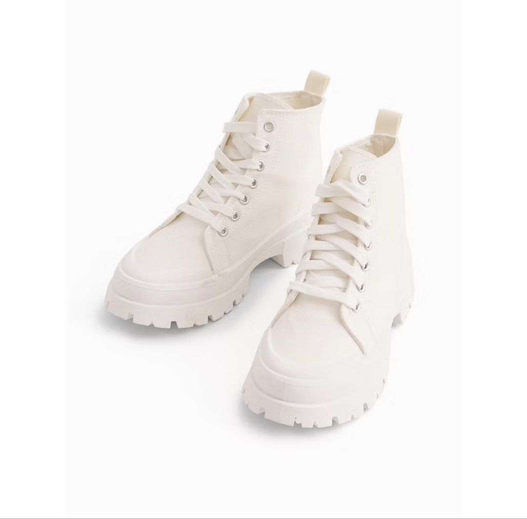 CLN White Canvas Lace-up Chunky Platform Boots (Category: Boots) located in Manila. Submitted by epicpenguin_b92a77 (Listing ID 1445025289, Image 3). Description: Lace Up Sneakers — ₱200 only! (orig. ₱514) ✨ used once for svt con, but it’s a bit dusty. I can wash it before delivery. ✨ size 37 DM for more pics/details 💌.