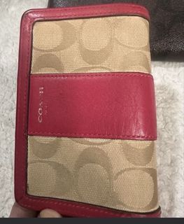 (Category: ) located in . Submitted by closetvibesbyg (Listing ID 1444926079, Image 1). Description: .