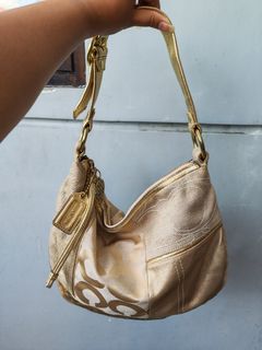 (Category: ) located in . Submitted by loveonbags (Listing ID 1444969816, Image 1). Description: .