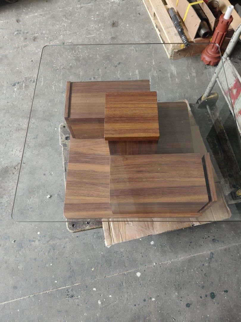 Coffee & tea table487377585025863681