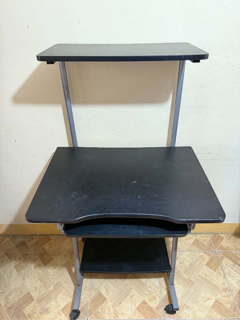 Computer Table (Category: Office Furniture & Fixtures) located in Pasig City. Submitted by yssa0907 (Listing ID 1444874193, Image 2). Description: .