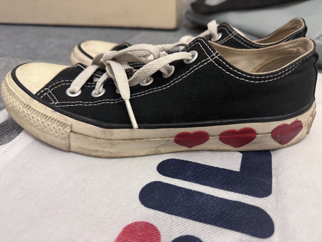 Converse Chuck Taylor All Star Low Top Hearts (Category: Sneakers) located in Taytay. Submitted by kylalm (Listing ID 1444869574, Image 3). Description: Size 8w 24.5 cm.