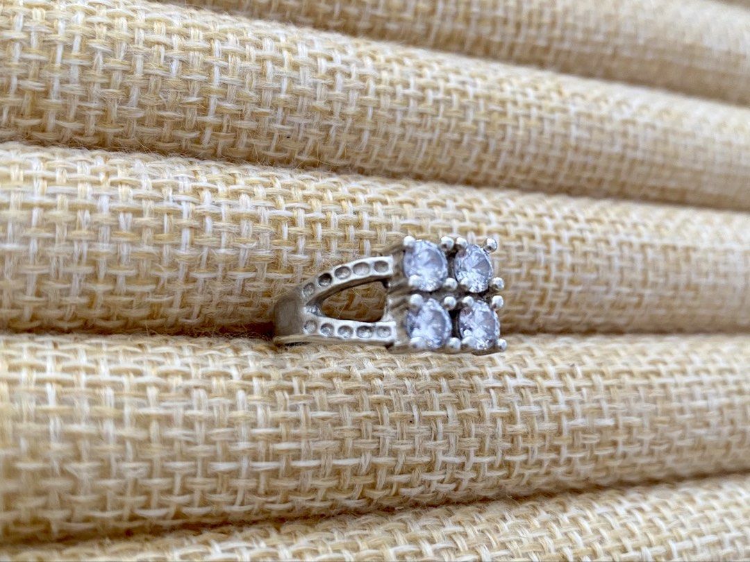 Cubic Zirconia Stones Square Cluster Ring | S925 (Category: Rings) located in Solano. Submitted by silvershineph (Listing ID 1444910741, Image 2). Description: Vintage sterling silver ring features four clear cubic zirconia stones arranged in a square cluster Ring. Size: 6.5 Weight: 3.3g.