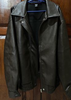 (Category: ) located in . Submitted by kthclothing (Listing ID 1444889129, Image 1). Description: .