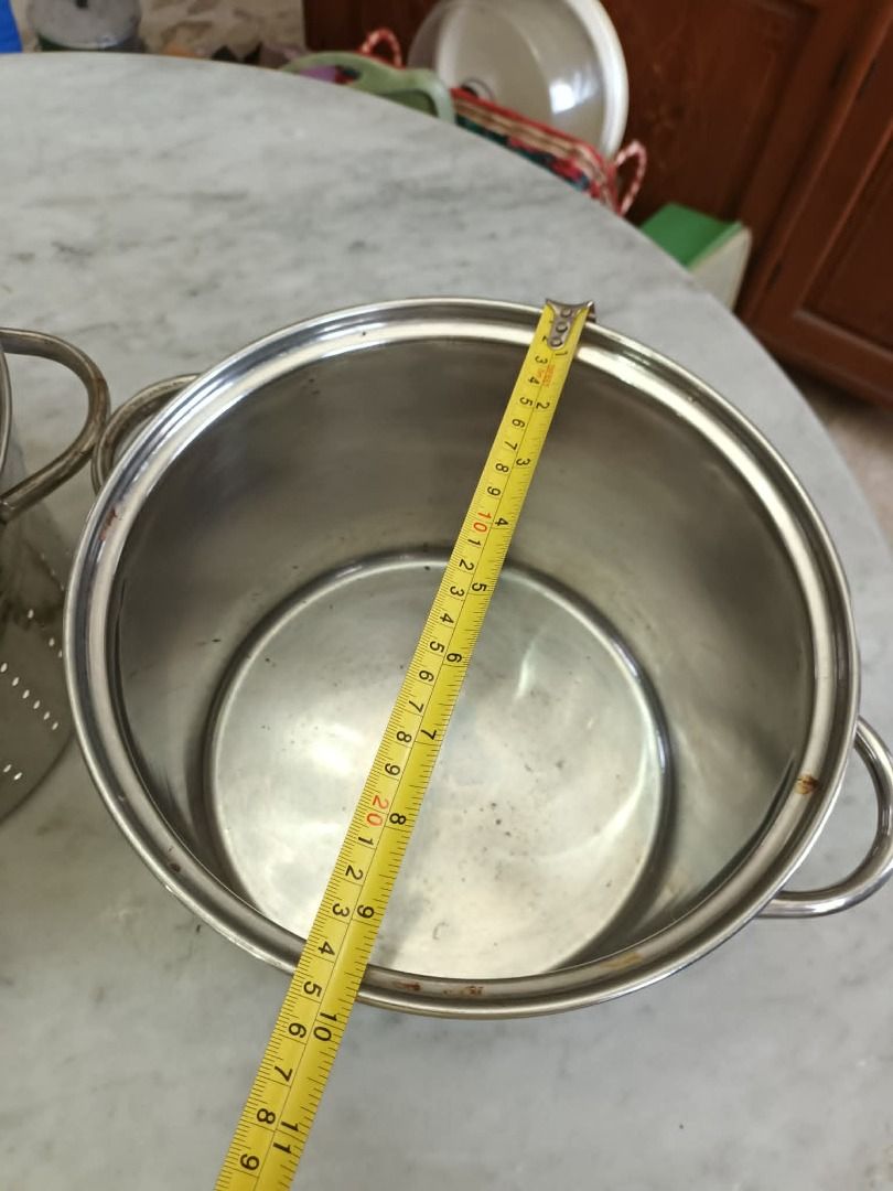 Decluttering stainless pasta cooker double pan and strainer large (Category: Other Kitchenware & Tableware) located in Taytay. Submitted by gara1124 (Listing ID 1444858963, Image 2). Description: Decluttering stainless pasta cooker double pan and strainer large see pictures for size Price: P400 color may vary due to lighting Location: near Tikling, Taytay NO COD Payment upon pick up.