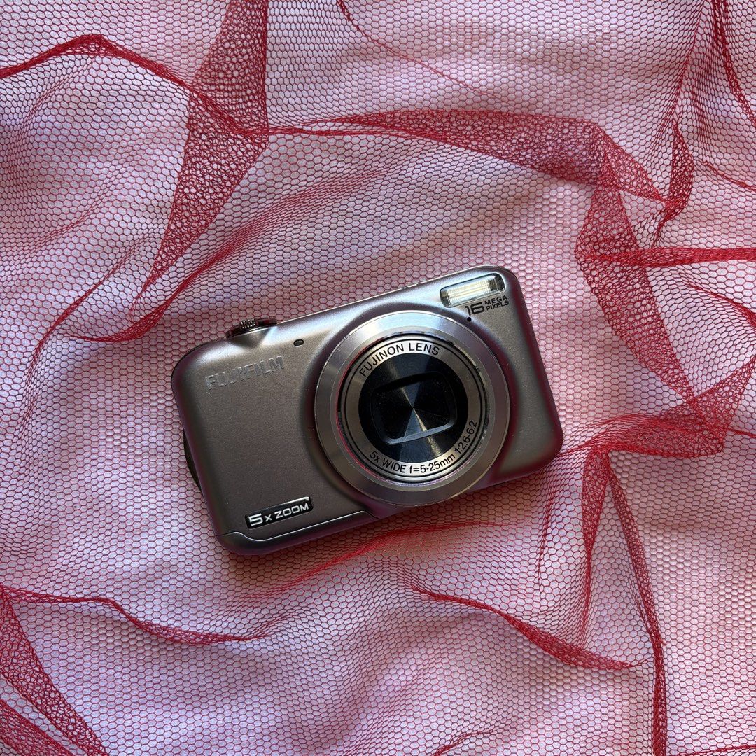 DIGICAM FUJIFILM FINEPIX JX400 DIGITAL CAMERA (Category: Cameras) located in Manila. Submitted by la.memoriaph (Listing ID 1444973067, Image 1). Description: Body: 9/10 16 MP | Released in January 2011 Uses SD Card & the NP-45A Battery TESTED: All posted photos are RAW FULLY FUNCTIONAL 📌 Occasionally doesn’t turn on immediately, may need a few attempts. Once it powers up - works superb. WHAT’S ON THE BOX: • Unit • Old Battery • Pouch • Beaded Wr