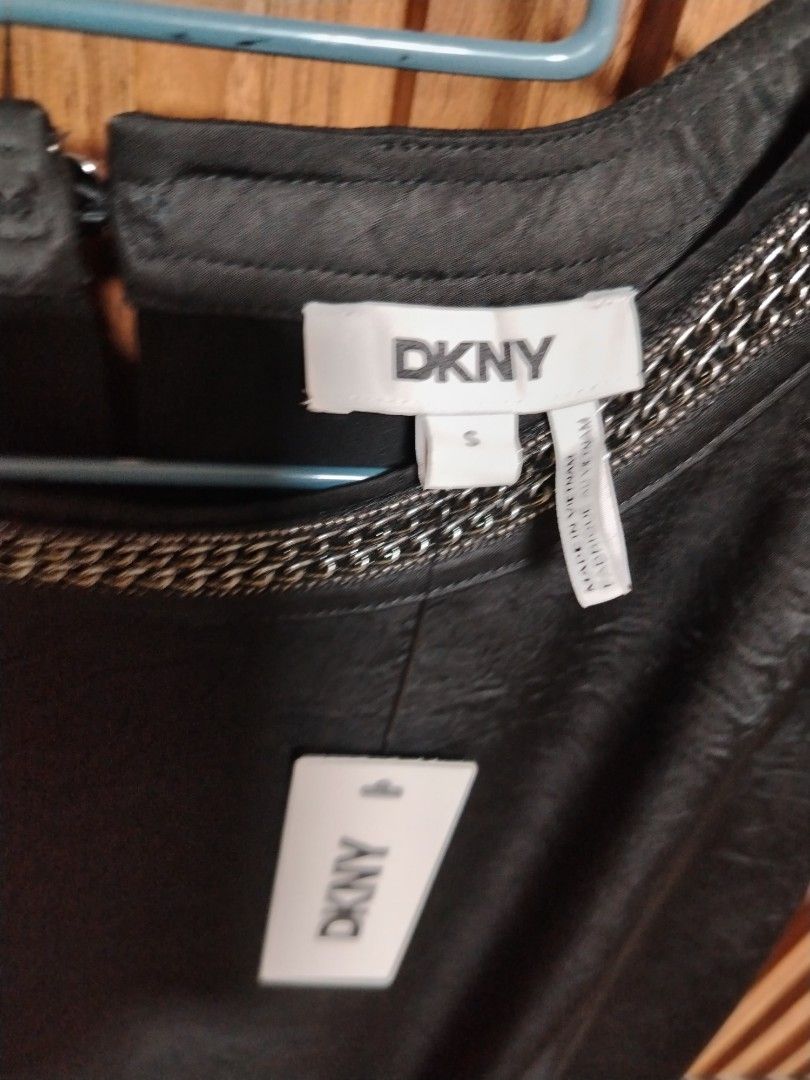 DKNY chain sleeveless crinkle satin top (Category: Sleeveless) located in Cavite. Submitted by oncetop_declutter (Listing ID 1445017821, Image 2). Description: new arrival.