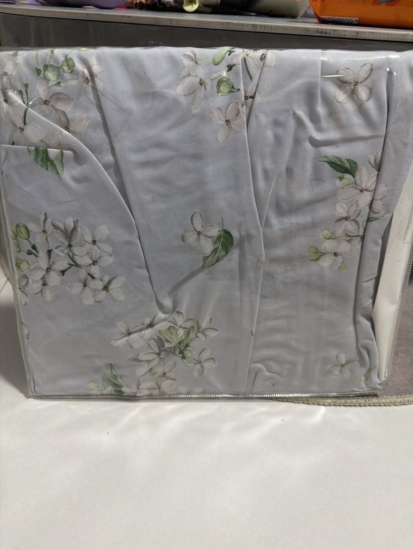 Epitex 1200 Threadcount Tencel Hybrid Botanic Queen Fitted Sheet Set (Category: Bedding & Towels) located in Singapore. Submitted by meichee626 (Listing ID 1444977604, Image 2). Description: - Epitex Queen Fitted Sheet Set - 1200 Threadcount - Made with Tencel for a heavenly soft feel - Cool to touch and naturally breathable - Excellent moisture management for comfort - Inhibits bacterial growth - Set includes: 1 Fitted Sheet, 1 Pillowsham, 1 Bol