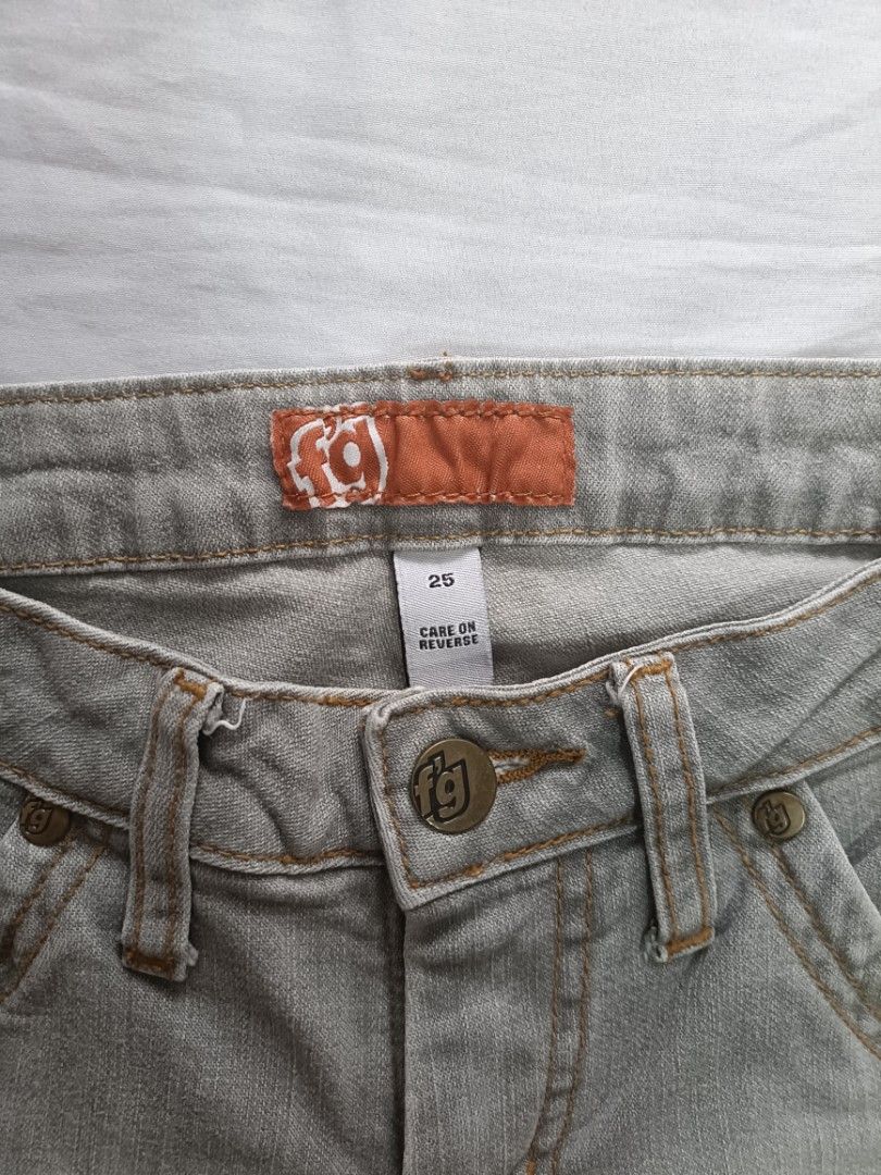 FG Jeans Grey Capris Size 25 with Button Detail (Category: Jeans) located in Quezon City. Submitted by qcard13 (Listing ID 1444875732, Image 3). Description: - Brand: FG - Style: Capri Jeans - Color: Light Grey Wash - Size: 25 for teens/petite girls - Features: Button details at hem - Occasion: Great for casual wear.
