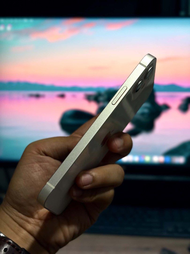 FS: IPHONE 12 (Category: iPhone 12 Series) located in Sibulan. Submitted by ortsajoreyn (Listing ID 1444875385, Image 3). Description: 10K - negotiable Iphone 12 - 64 gb White Lightly used 86% battery health Factory unlocked No repairs Free lightning cord and charger Face ID, camera, volume buttons, speakers all working Meet up - Iloilo Courier - other areas.