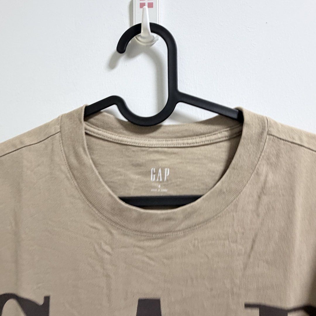 GAP (Category: Tshirts & Polo Shirts) located in Singapore. Submitted by herde (Listing ID 1444913310, Image 3). Description: .