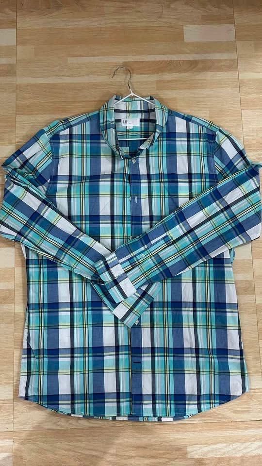 Gap - plaid long sleeve button- up shirt (Category: Formal Shirts) located in Manila. Submitted by aewinterlemon (Listing ID 1445031776, Image 1). Description: Negotiable L 29.5 W 21 .