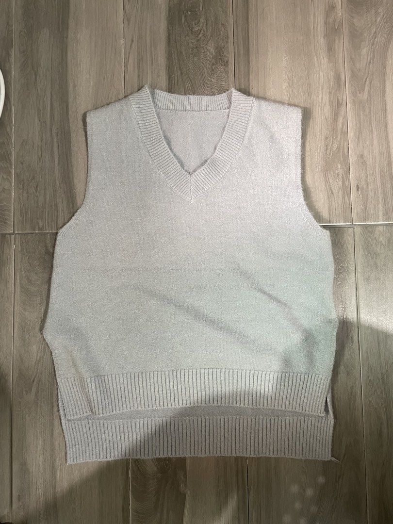 Gray Vest (Category: Vests) located in Manila. Submitted by _jerome (Listing ID 1444932441, Image 1). Description: No brand gray vest Front length: 21 Back length: 24.5 Width: 19.