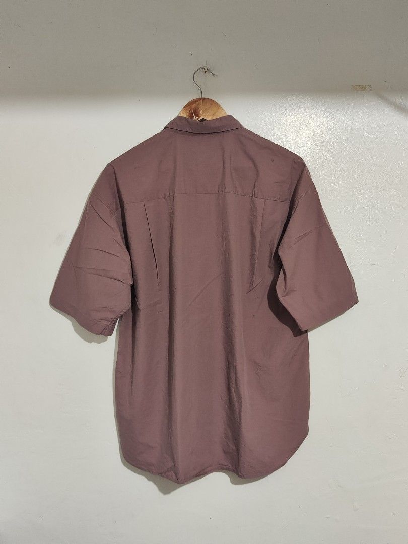 GU button shirt (Category: Tshirts & Polo Shirts ) located in Baguio. Submitted by damit_pang_tao (Listing ID 1444922902, Image 3). Description: small on tag, boxy fit S-L pwede.